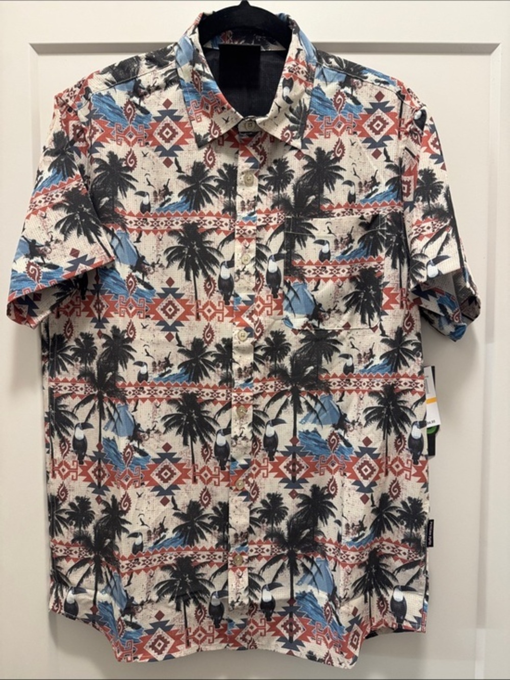 🆕 Psycho Tuna Tropical Print Lightweight Button-Down Shirt. S. NWT!🔥